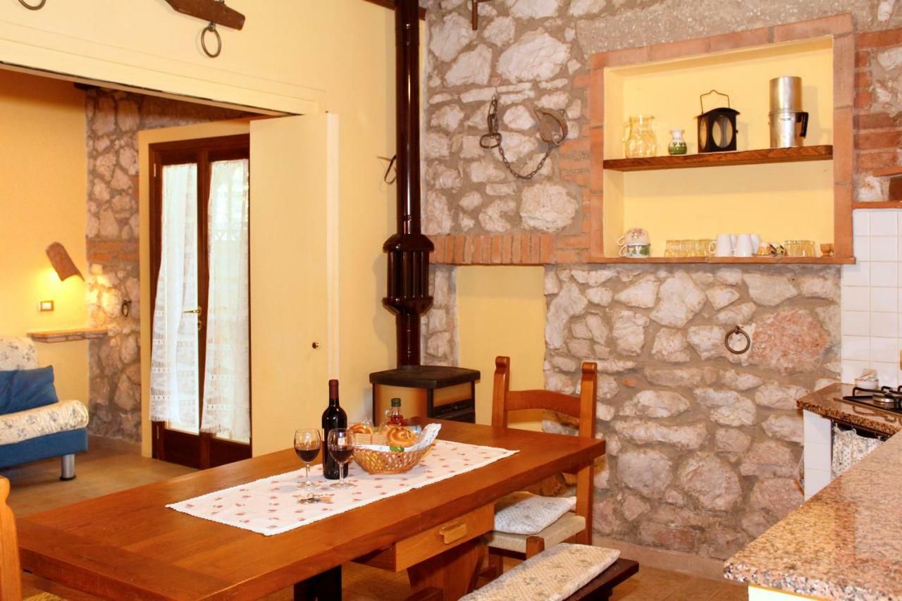 カスティリオーネ・デッラ・ペスカーイア Agriturist Prileヴィラ エクステリア 写真